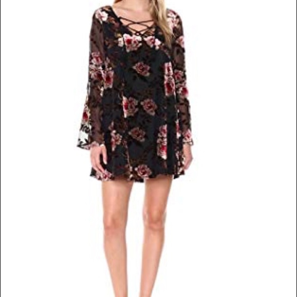 Cupcakes and Cashmere Black Dress NWT Sz M REVOLVE